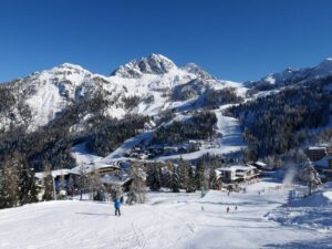 erleben sie den adventszauber in hermagor-nassfeld mit festlicher stimmung, traditionellen märkten und winterlichen aktivitäten inmitten der wunderschönen alpenlandschaft.